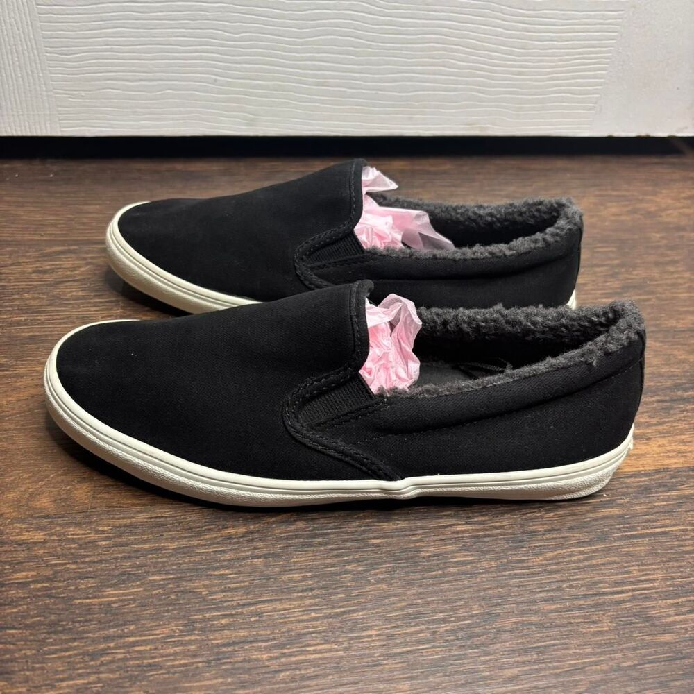 Old Navy Women’s 7 Black Fleece Lined Slip On Sneaker Casual Shoe